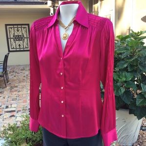 GORGEOUS CACHE SILK TOP 💋